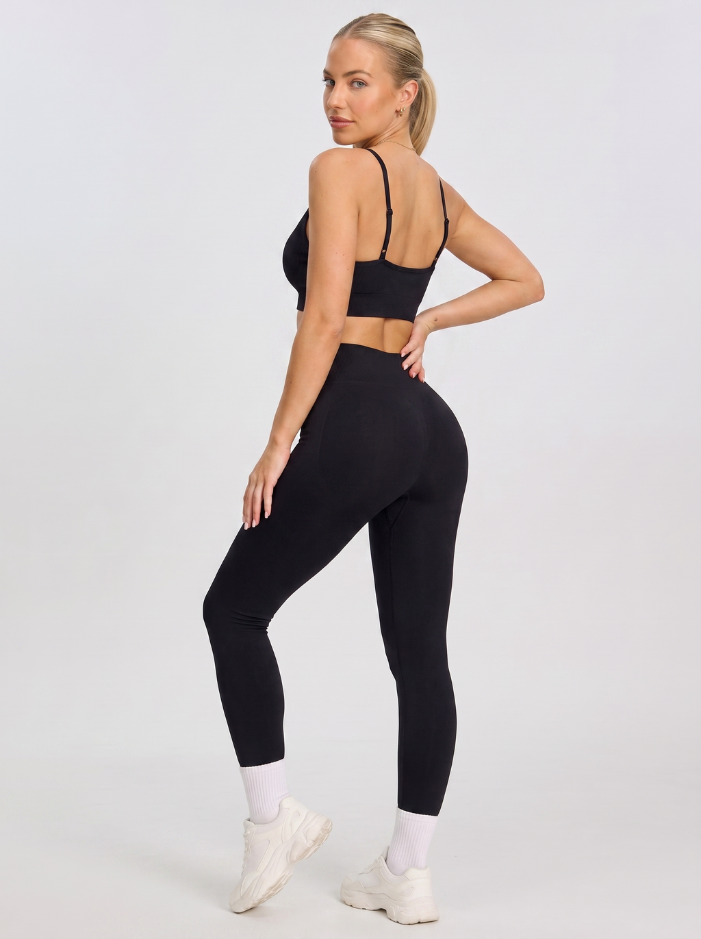 ONYX SECRET SCRUNCH HIGH WASTED LEGGING